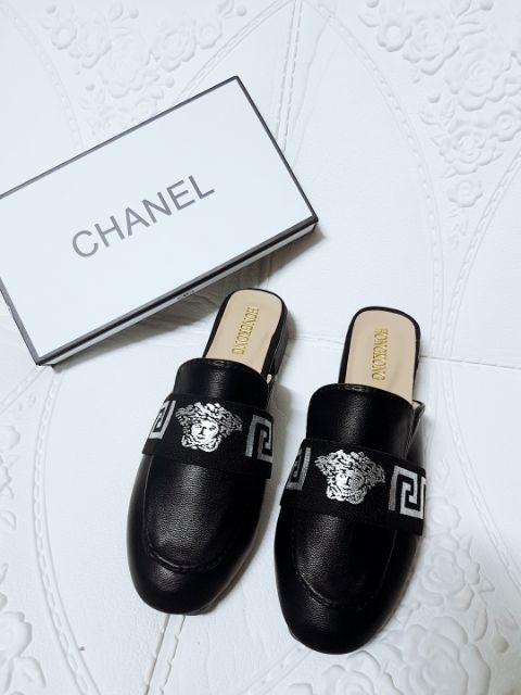 Sục thời trang Versace