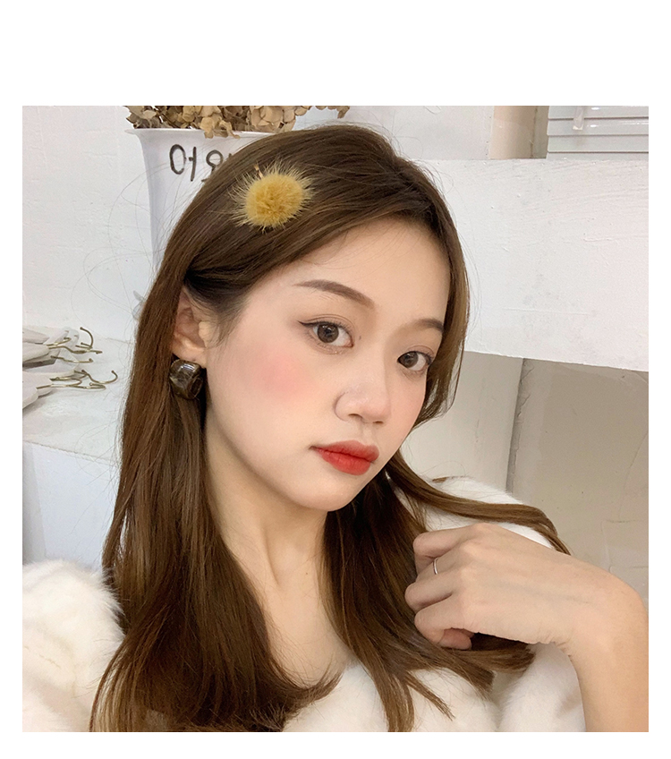 Kẹp Tóc Nữ Đính Bóng Lông Xinh Xắn