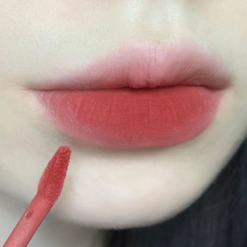 Son Môi Cho Màu Lì Phong Cách Hello Kitty Xinh Xắn