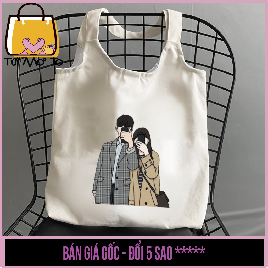 Túi tote túi vải túi canvas quai tròn có khóa kéo in hình cặp đôi chụp hình - Túi Mơ To store