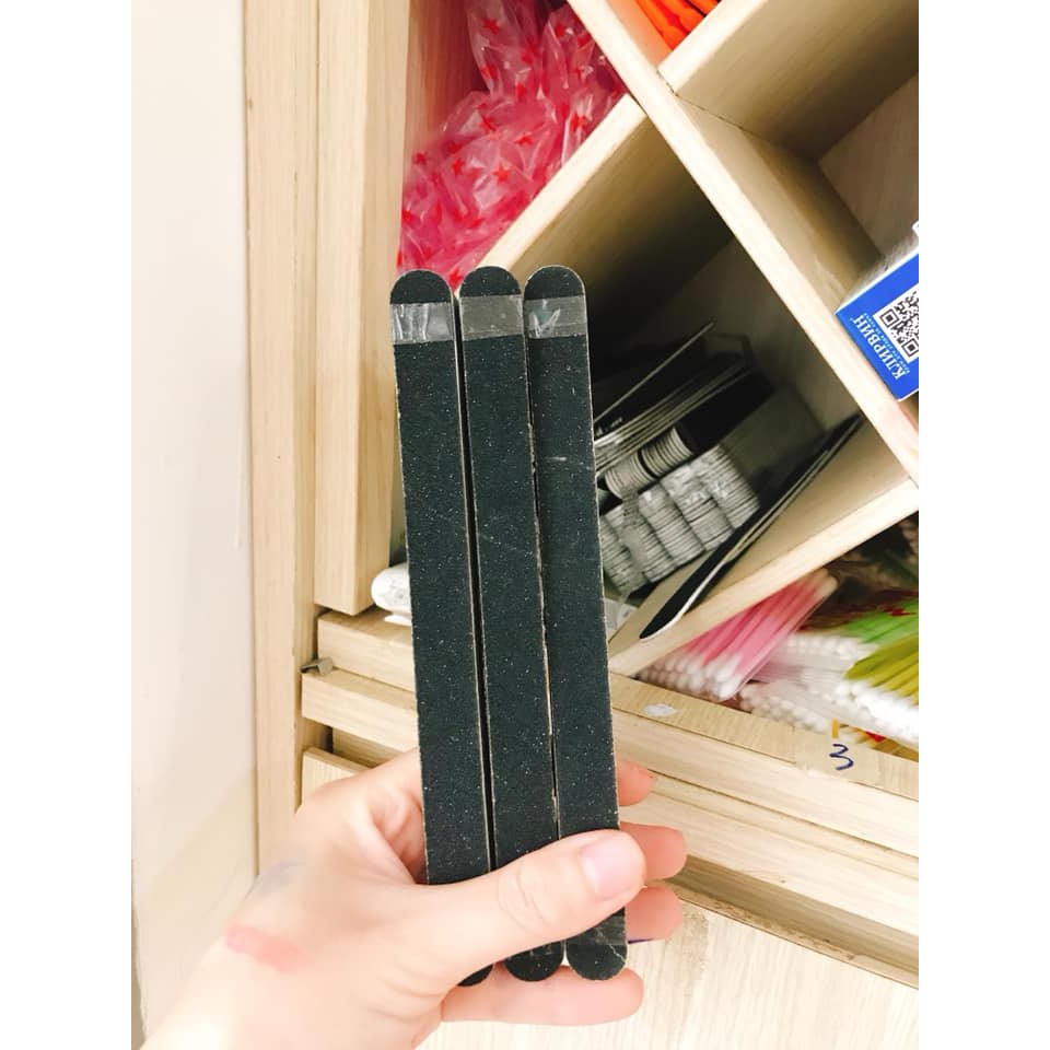 Thanh dũa móng tay màu đen