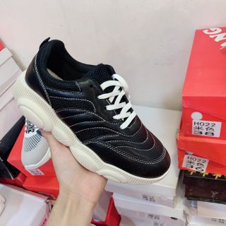 Giày thể thao màu đen sz 38