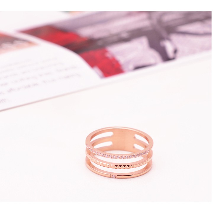 Nhẫn nữ titan cao cấp 3 sọc đính đá siêu đẹp, bền màu, chuẩn thời trang - Tặng hộp đựng xinh xắn