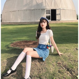 Áo croptop cổ vuông cộc tay