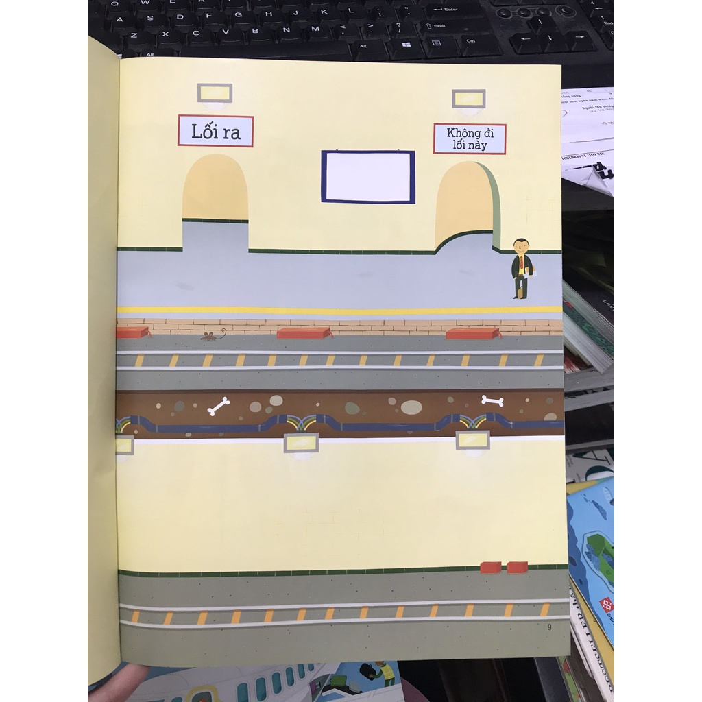 Sách - First Sticker Book - Sách Dán Hình Đầu Đời Cho Bé - Tàu hỏa