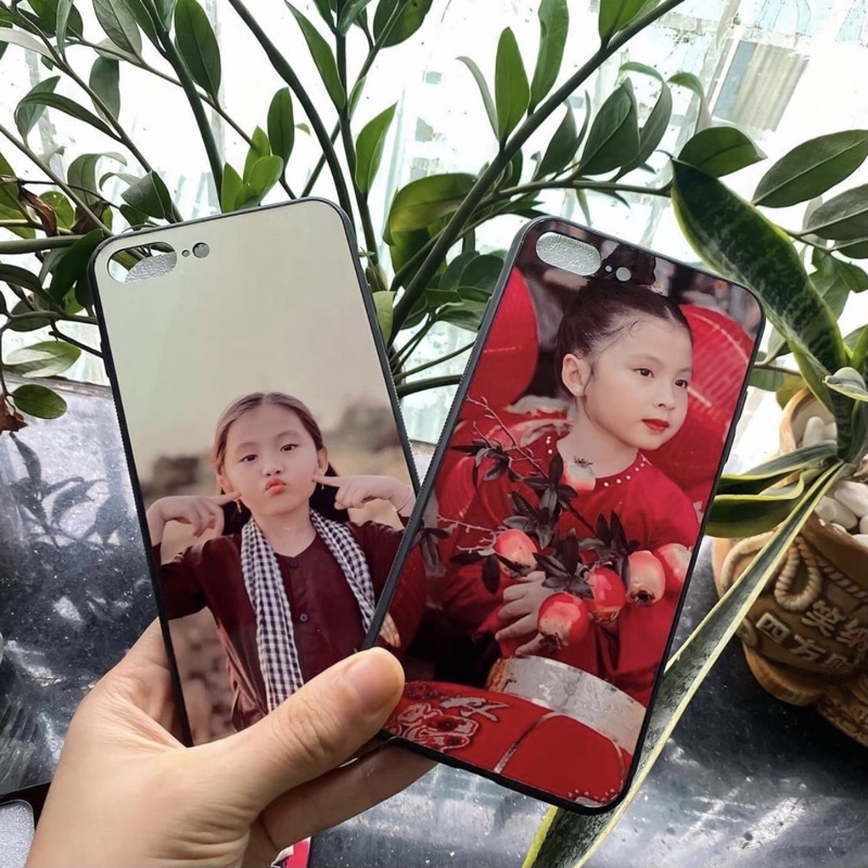 Ốp lưng điện thoại tráng gương in hình theo yêu cầu.