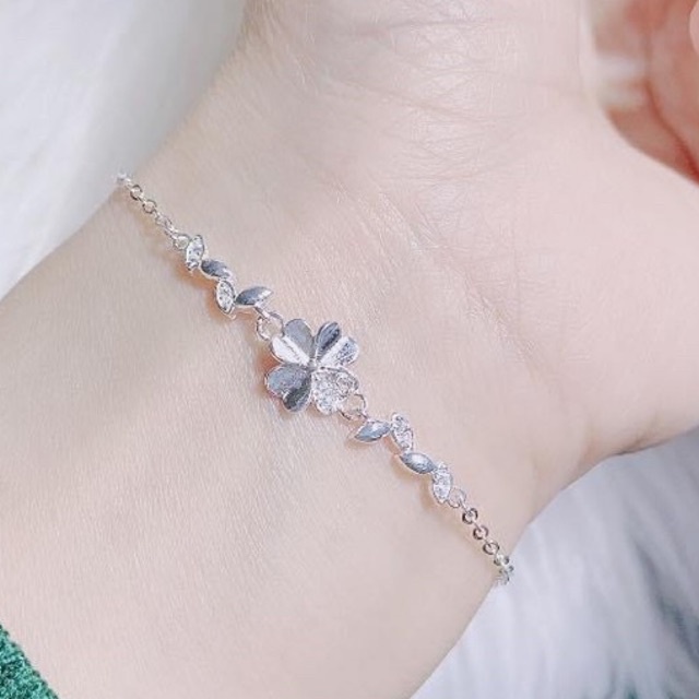 Lắc tay bạc nhỏ xinh mặt hoa 4 lá đem lại vận may cho người đeoMainomi Shop Bạc Xinh