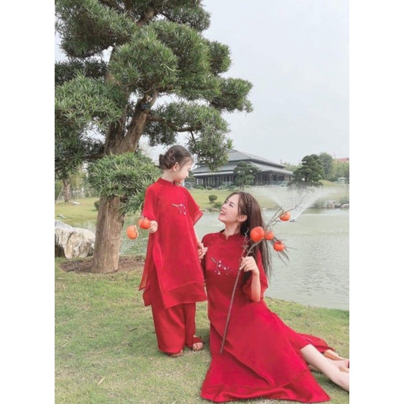 Áo Dài Cách Tân Mẹ Và Bé kết Hoa siêu dễ thương Set Đỏ