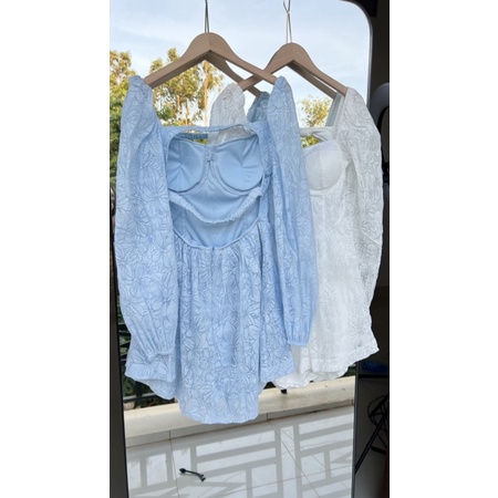 Đầm minal dress trắng tay dài phồng