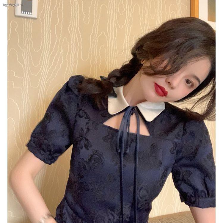 Đầm ôm tay phồng thêu hoa thanh lịch cho nữ