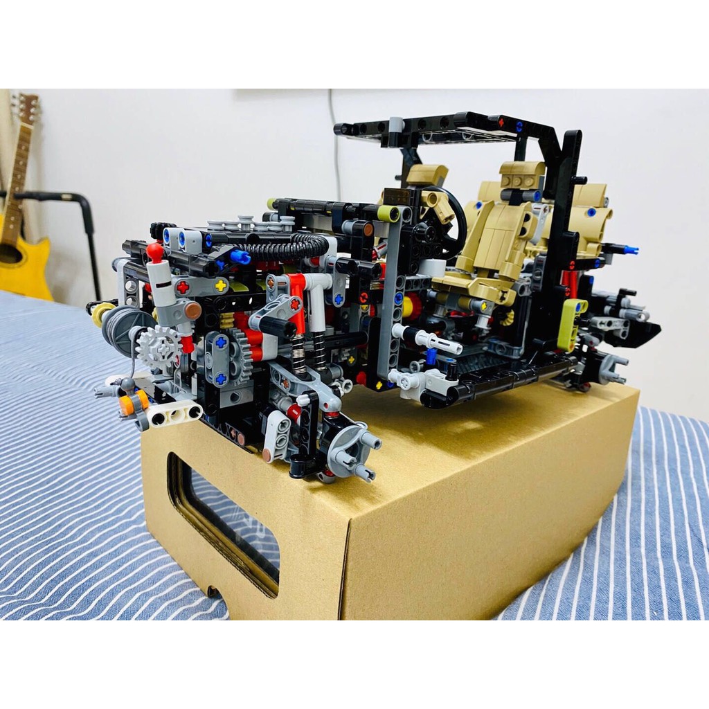 LEGO TECHNIC 42110 - SIÊU XE DÃ CHIẾN LAND ROVER