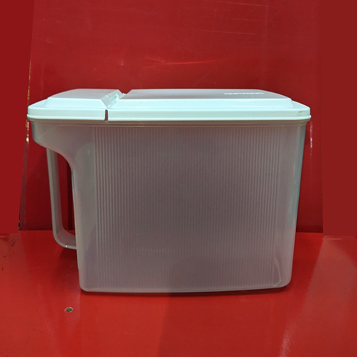 Hộp nhựa đựng thực phẩm nắp mở đứng vuông góc 5L có quai cầm. 26,2x17cm cao 17,5cm. Locknlock HTE539