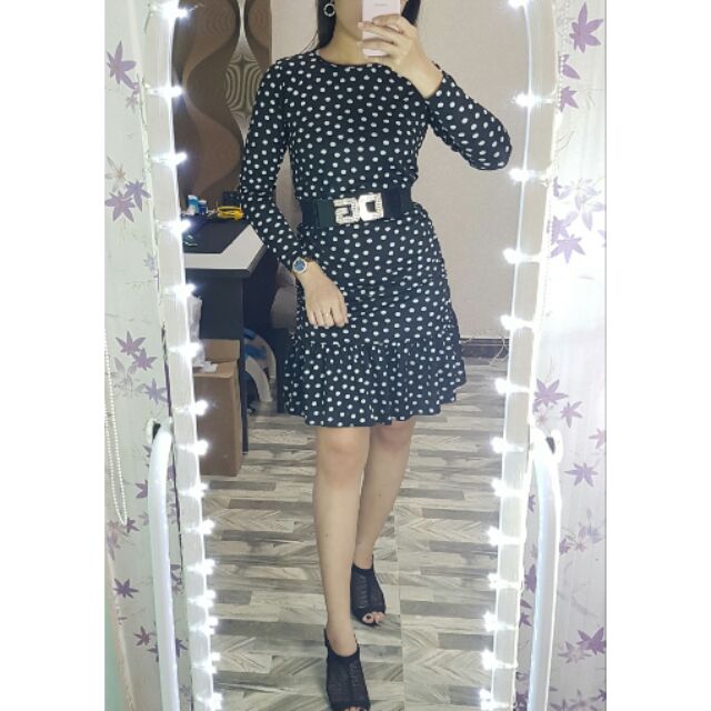 Đầm body tay dài chấm bi đuôi cá