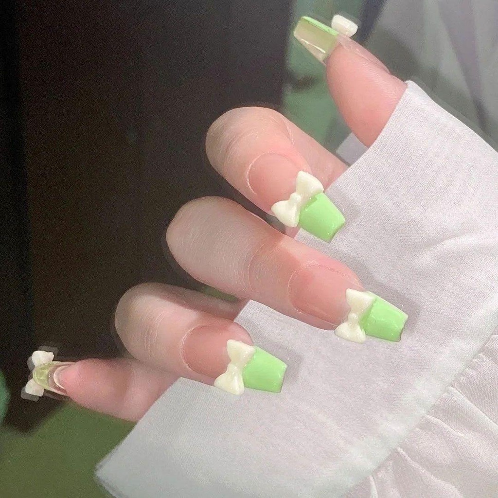 Hộp 24 Móng Tay Giả Che Phủ Toàn Diện Đính Nơ Xinh Xắn