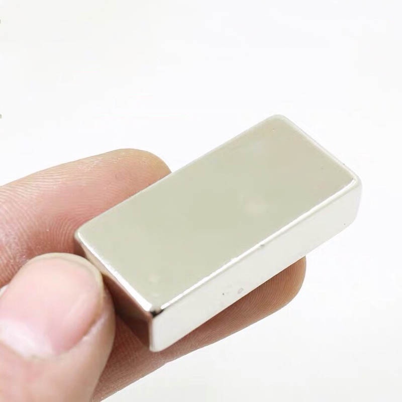 Nam Châm Đất Hiếm 40x20x10mm Nam Châm Trắng
