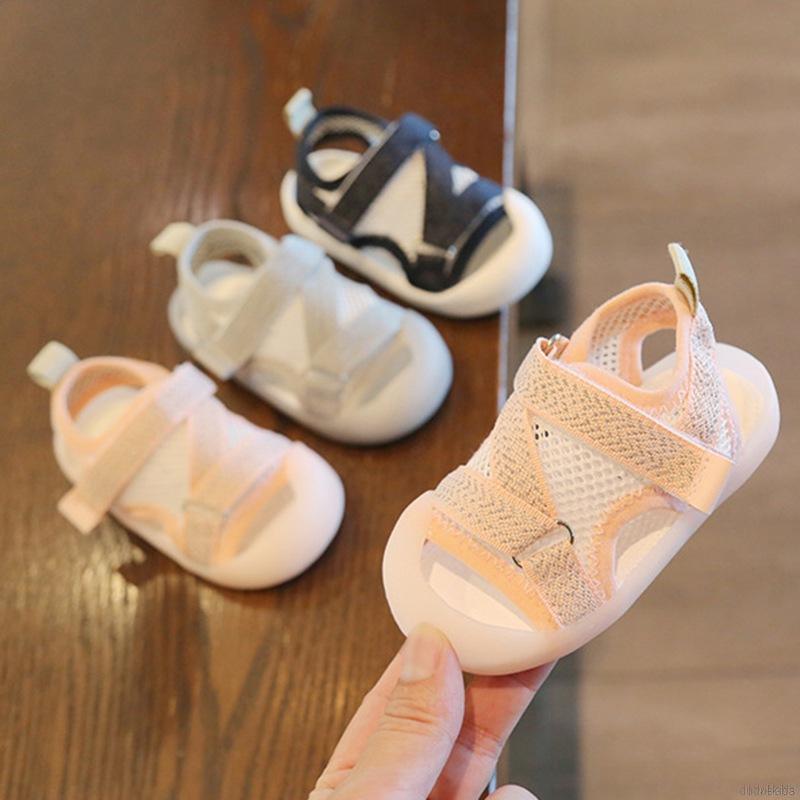 Giày sandal đế mềm chống trượt dành cho bé