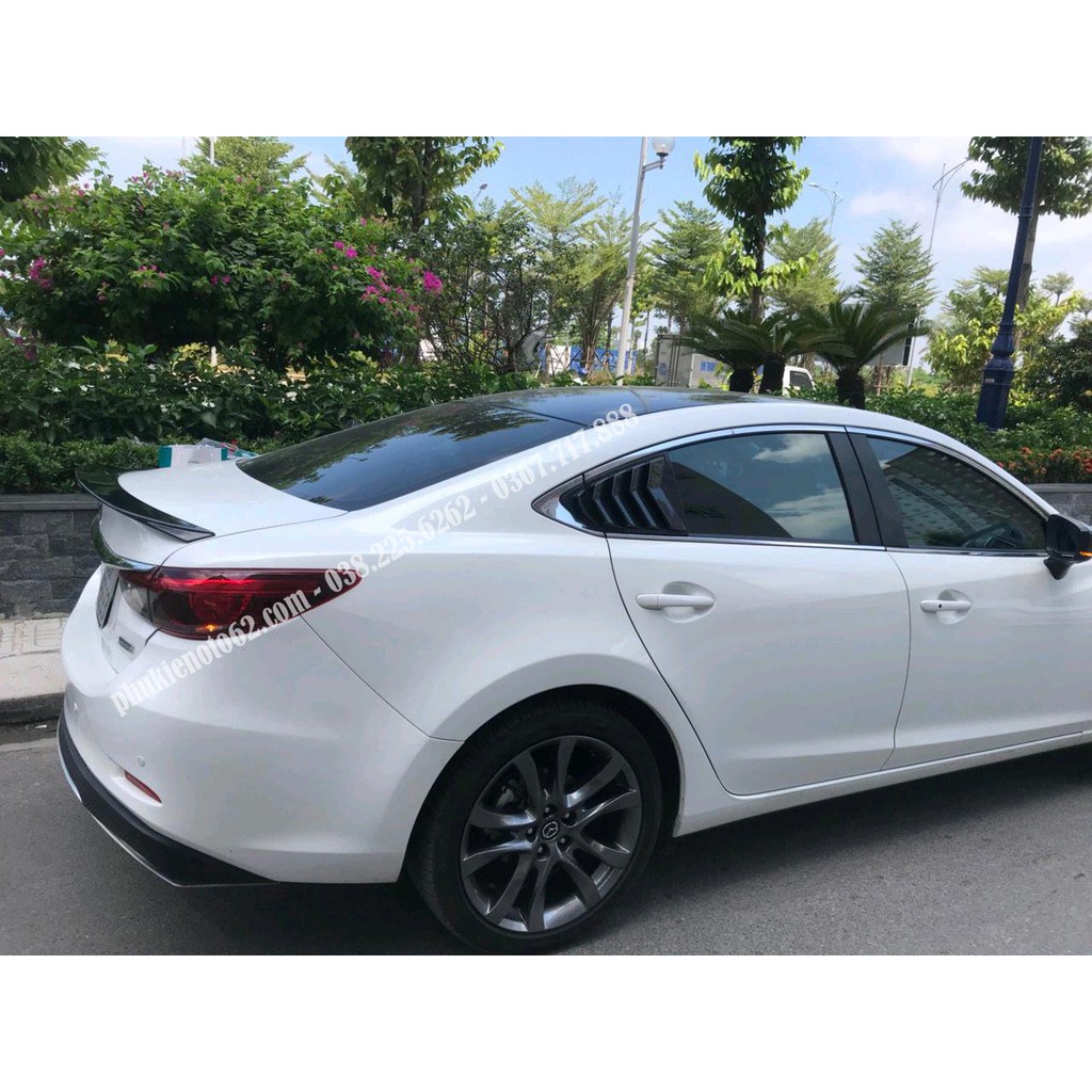 Ốp mang cá cửa kính xe Mazda 6  2014-2019 hàng đẹp (cacbon, đen bóng)