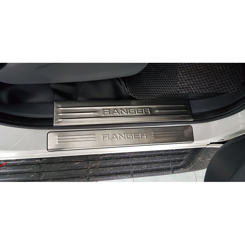 Ốp bậc cửa, nẹp bước chân xe Ford Ranger 2016 đến 2021 Mẫu Inox Cao Cấp