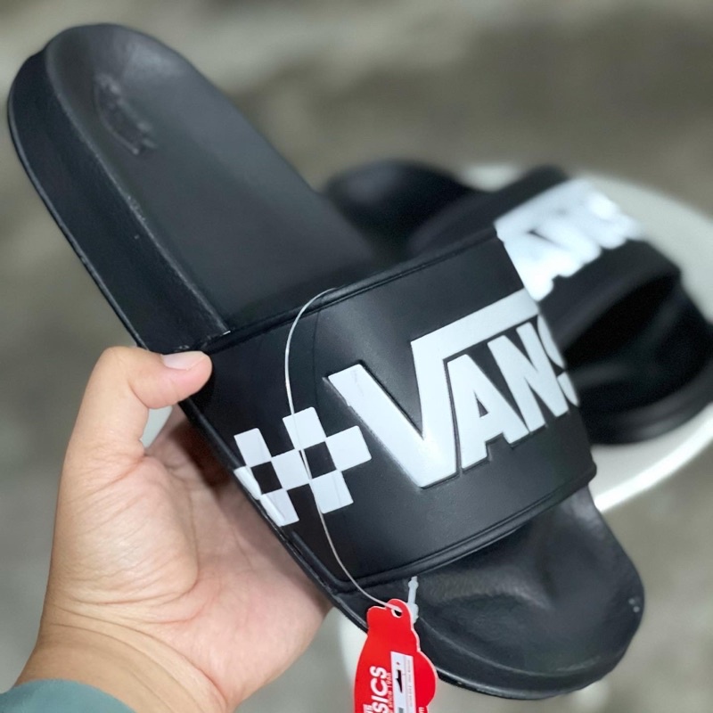 Giày VANS CHEKER BW Phối Họa Tiết Thêu Cá Tính Năng Động