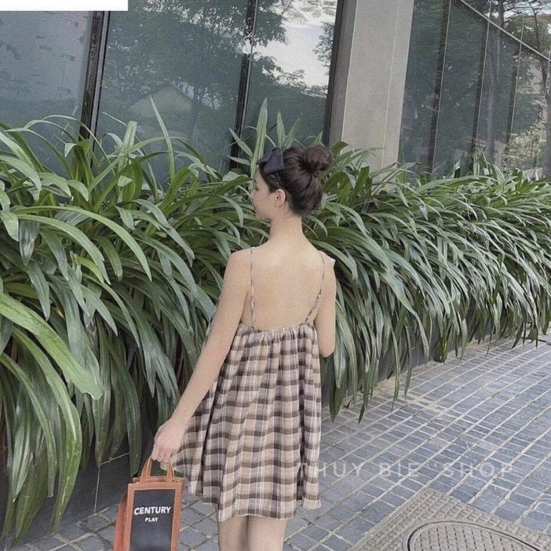 Váy yếm xoè kẻ caro nâu 2 dây hở vai chữ A chất thô mềm chun lưng