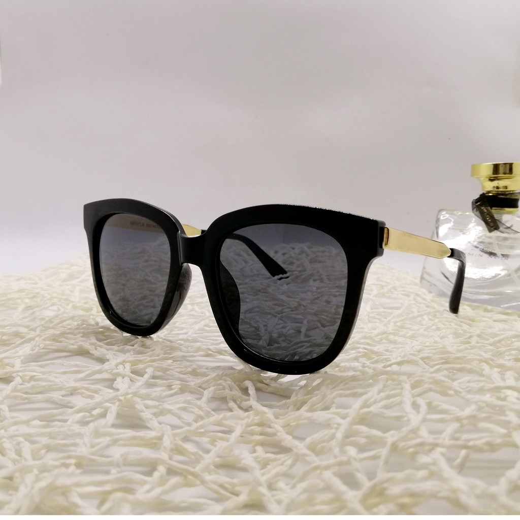 Kính mắt nam nữ HAVU râm đi biển đẹp thời trang chống bụi không độ bảo vệ mắt màu đen | BigBuy360 - bigbuy360.vn