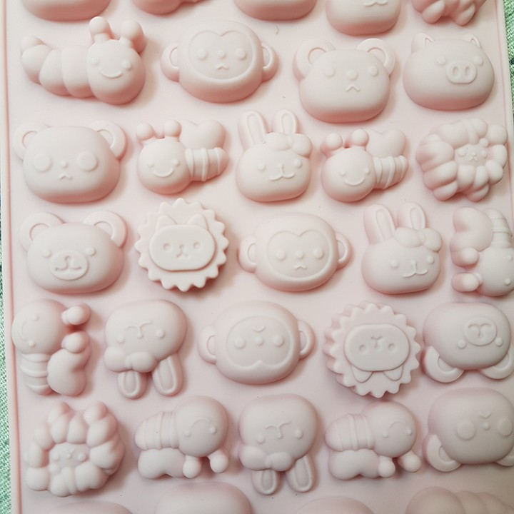 HCM - Khuôn silicon làm kẹo chip chip kẹo dẻo mẫu Thú và côn trùng 38 viên