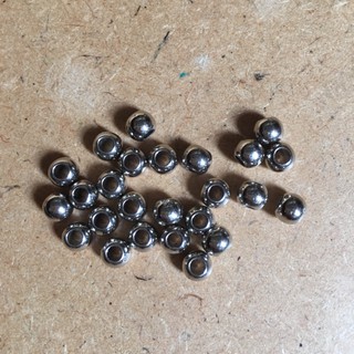 Hạt bi xỏ vòng màu bạc size 6mm