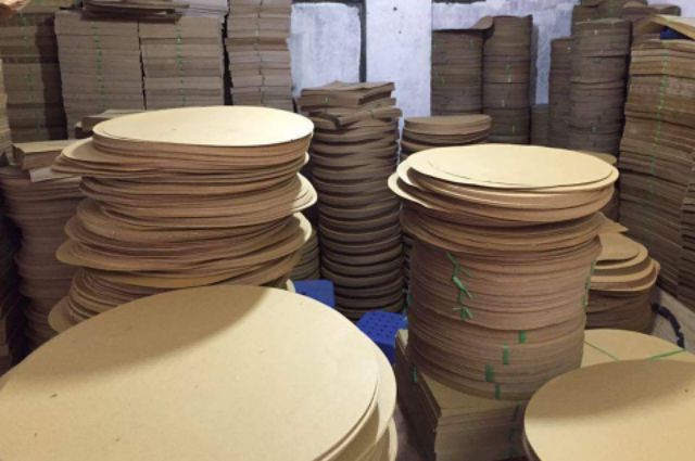 Giấy lót lồng chim Chào mào vuông 17 nan kích thước 33cm, trọng lượng 2kg.