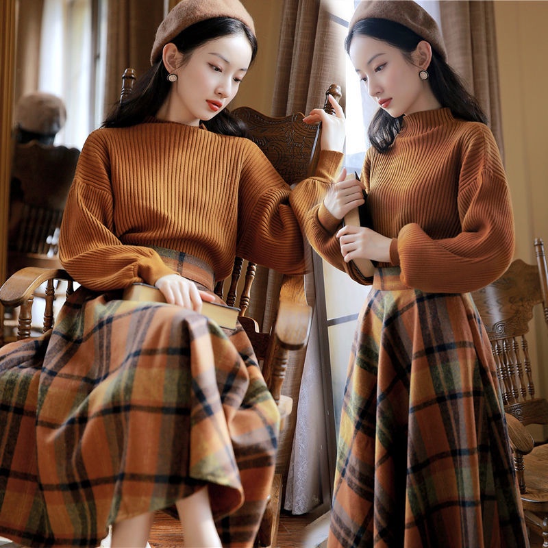 Set áo len dài tay cổ tròn + chân váy caro thời trang nữ