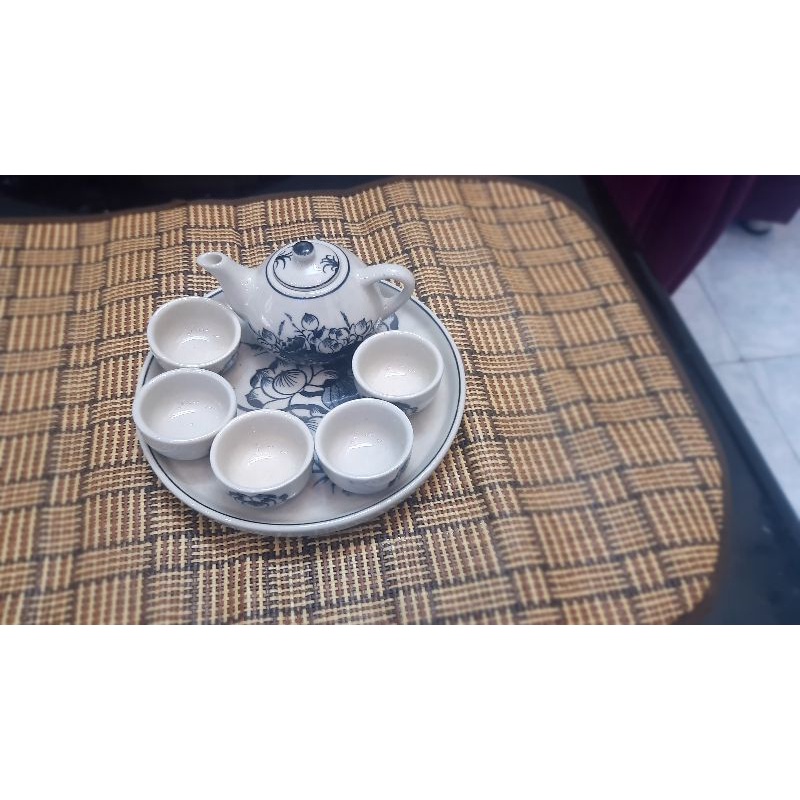 Bộ ấm chén đặt ban Thần Tài, thờ cúng men cổ đẹp nhất