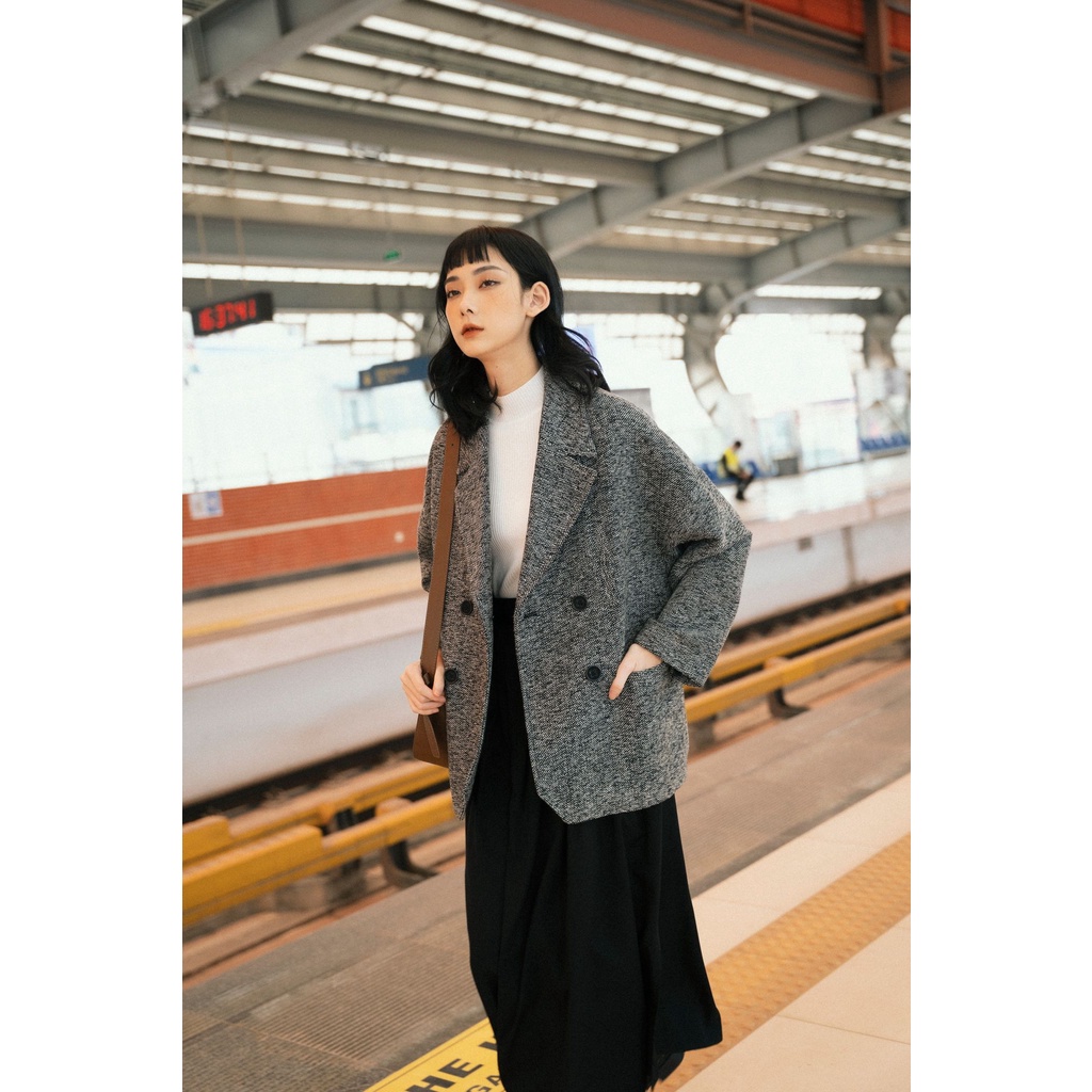 Áo coat dạ xám phẩy MADELEN dáng freesize suông rộng | BigBuy360 - bigbuy360.vn