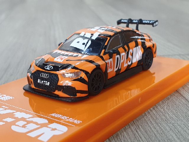 Xe mô hình Audi RS3 LMS tỉ lệ 1/64 hãng Tarmac sản xuất