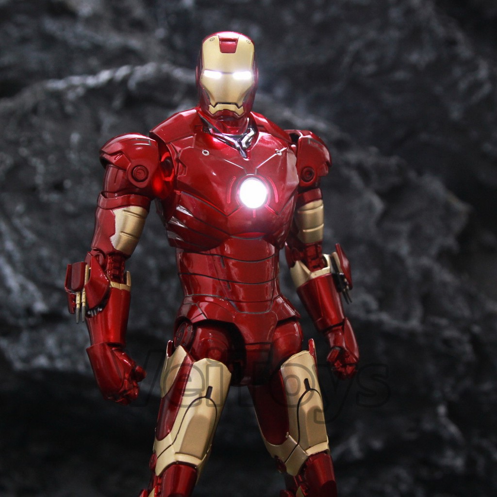 Mô hình nhân vật Iron Man MK3 có đèn LED cổng USB