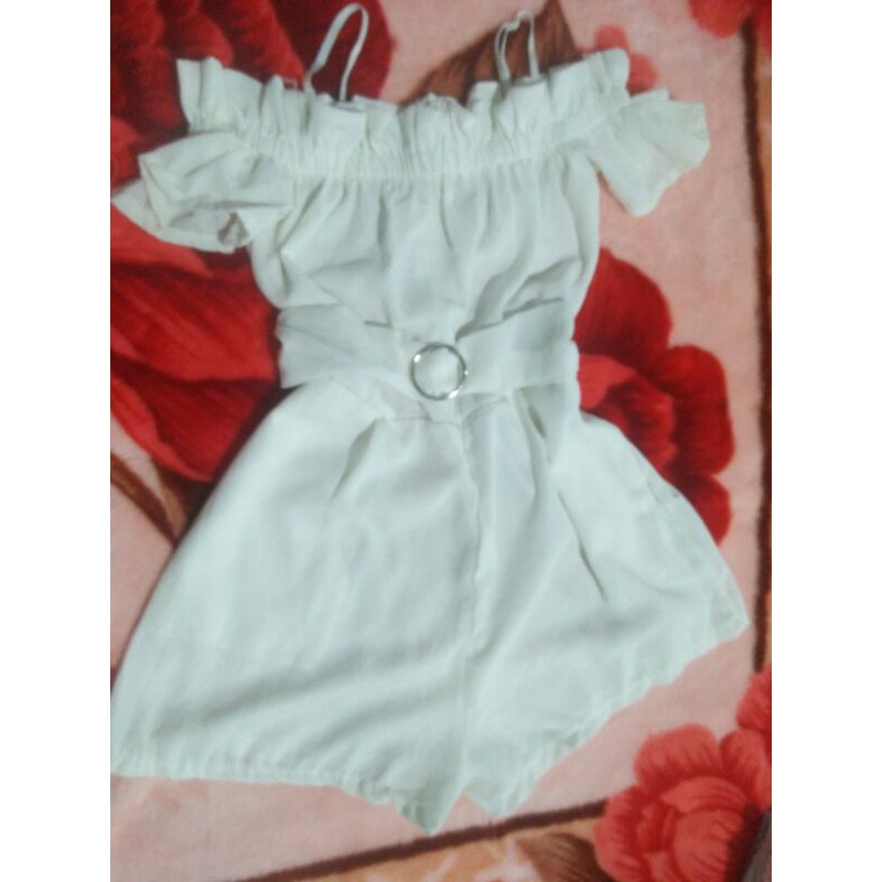 Đầm 2 dây màu trắng size s