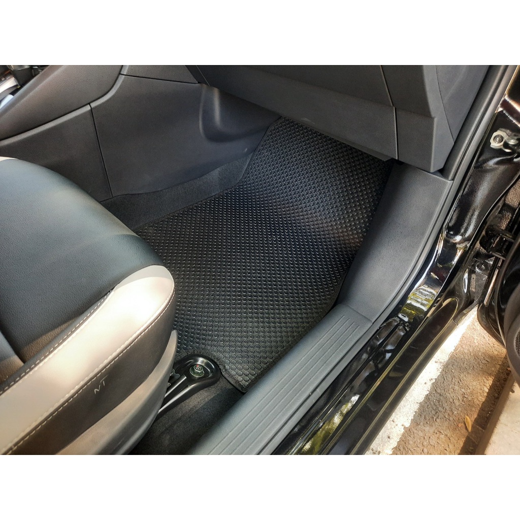 Thảm Lót Sàn Ô Tô KATA Cao Cấp Cho Xe Nissan Almera  - Không mùi, Không ẩm mốc, Dễ dàng vệ sinh