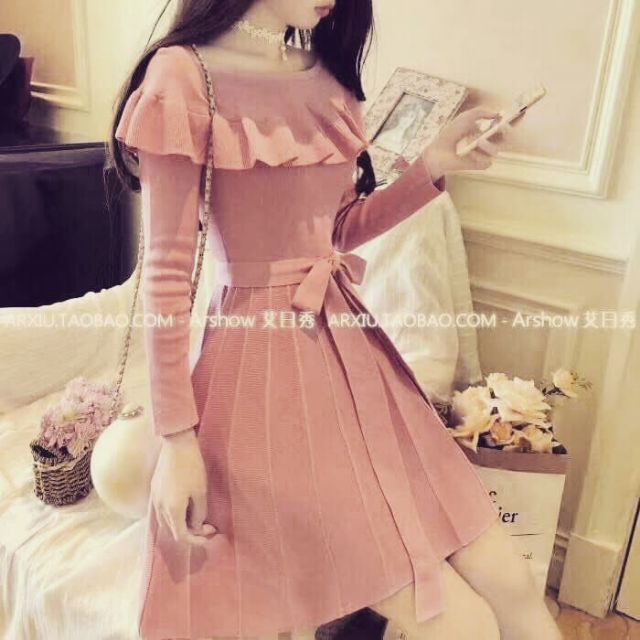 Váy len dáng xòe bẹt vai