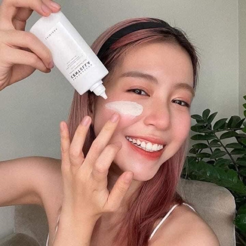 Kem chống nắng Skin 1004 Madagascar Centella Air fit Sun Cream SPF50+PA++++