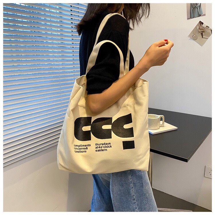 Túi tote vải canvas ulzzang unisex đi học đi làm có khoá miệng, có ngăn phụ in chữ CCC màu be