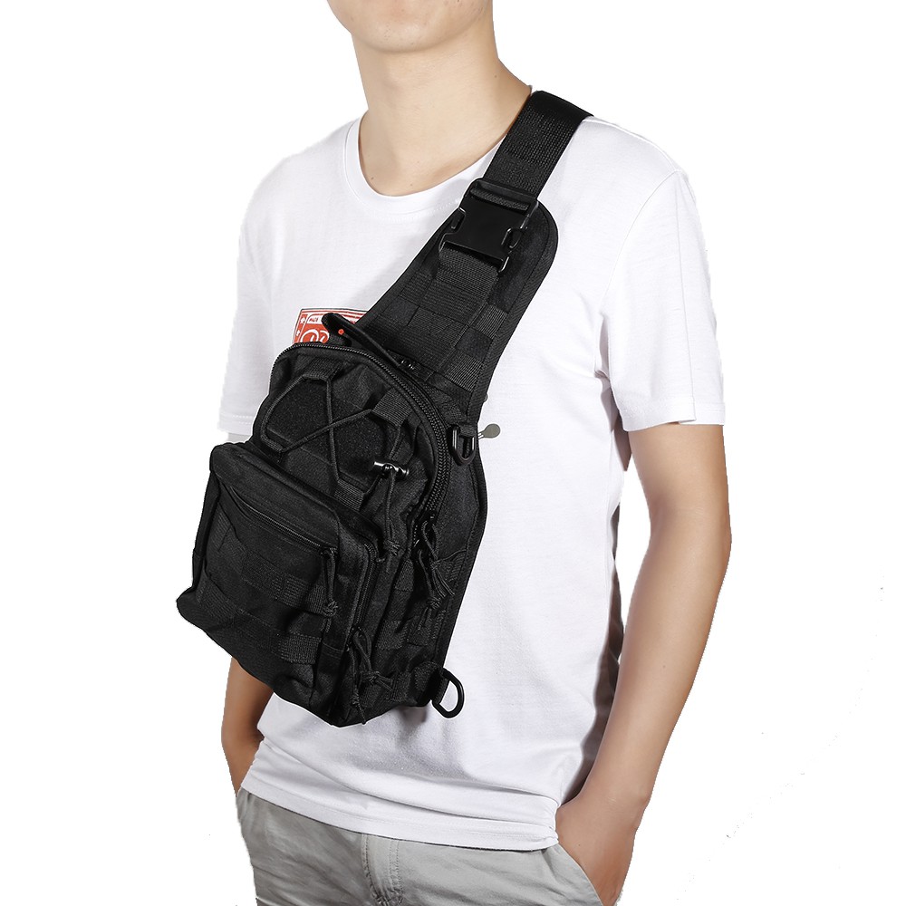 Túi đeo trước ngực kiểu dáng thời trang dành cho nam | BigBuy360 - bigbuy360.vn