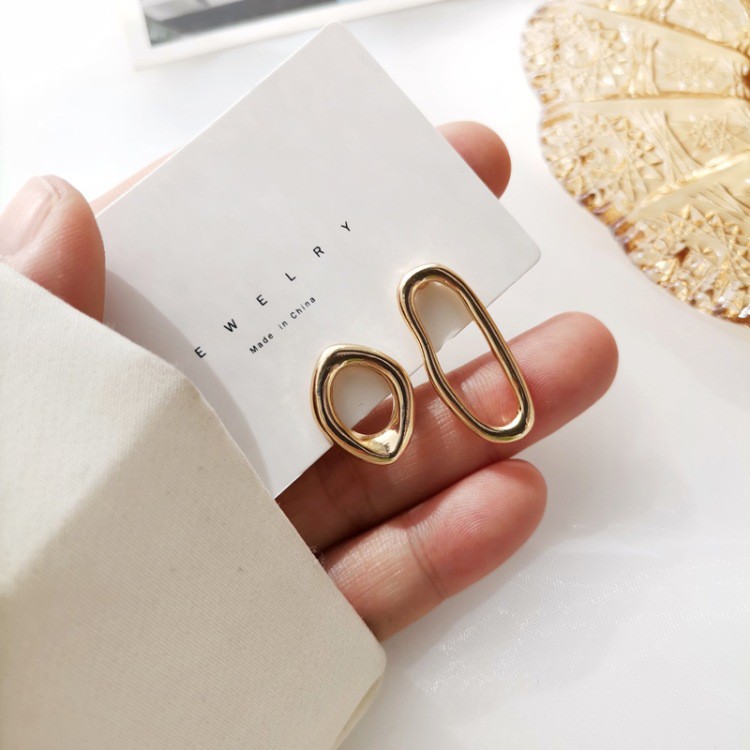 Bông tai Hàn Quốc bất đối xứng phong cách hiện đại trẻ trung cá tính - Mely D91