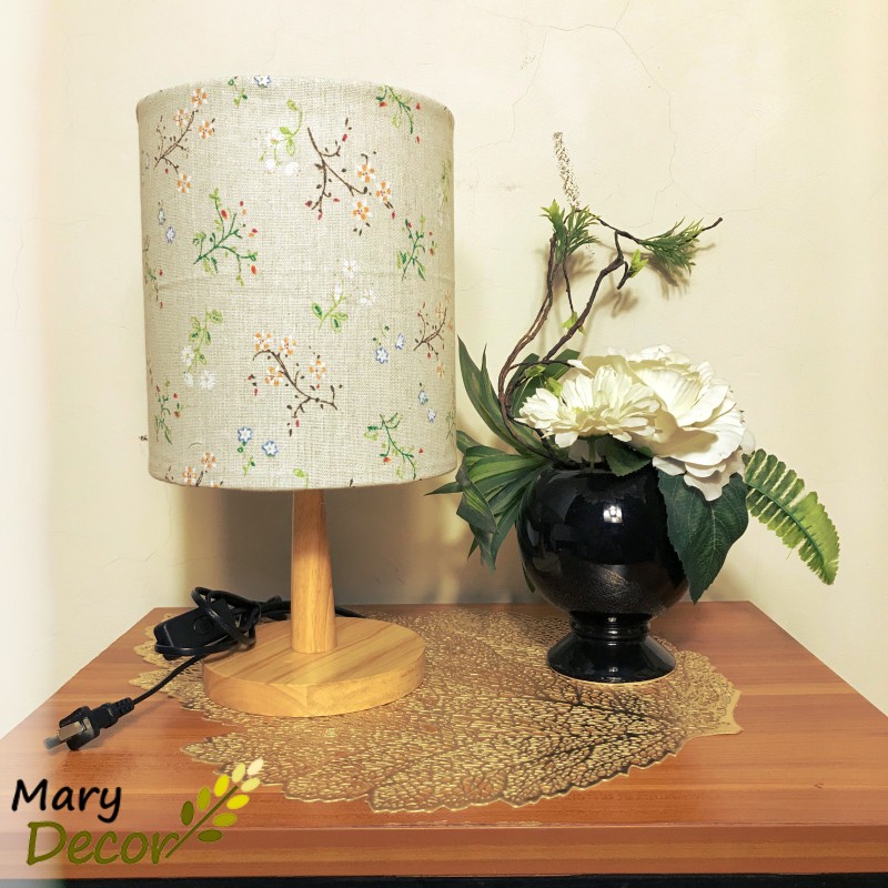Đèn ngủ để bàn Mary Decor, đèn bàn trang trí chóa vải bố linen DIY, chân gỗ vintage - DÂY HOA NHÍ -DB-G03