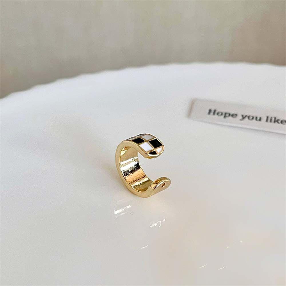 Khuyên Kẹp Vành Tai Họa Tiết Caro Phong Cách Vintage Thanh Lịch Cho Nữ