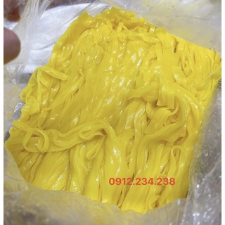 Sợi mì quảng tươi vàng, nâu, trắng mềm mịn