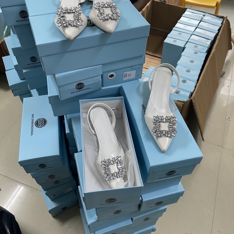 669# Giày đính đá vuông Trắng Kem