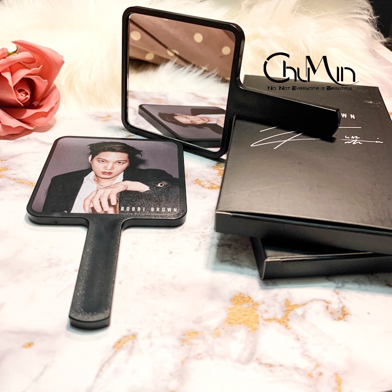 Gương Trang Điểm Mini Cầm Tay BobbiBrown KAI Mirror