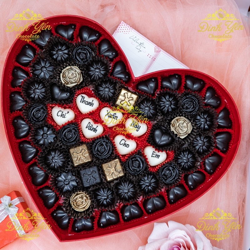 Hộp quà tặng socola valentine/30x6cm/M5A/65viên