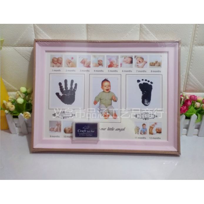 Khung ảnh My First Year lưu giữ tháng năm đầu đời của bé