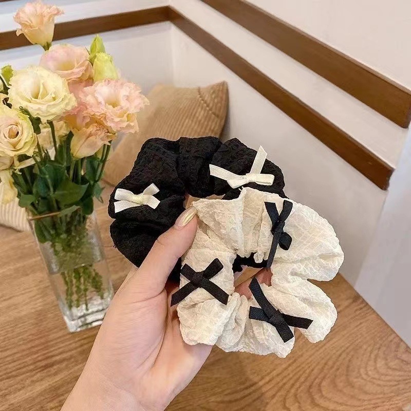 Scrunchies cột tóc vải nhúng nơ 2 màu trắng đen phong cách tiểu thư cho nữ S26