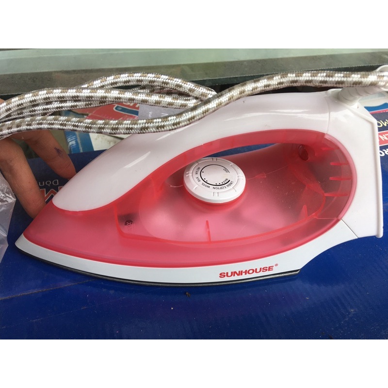 Bàn là khô sunhouse 1072
