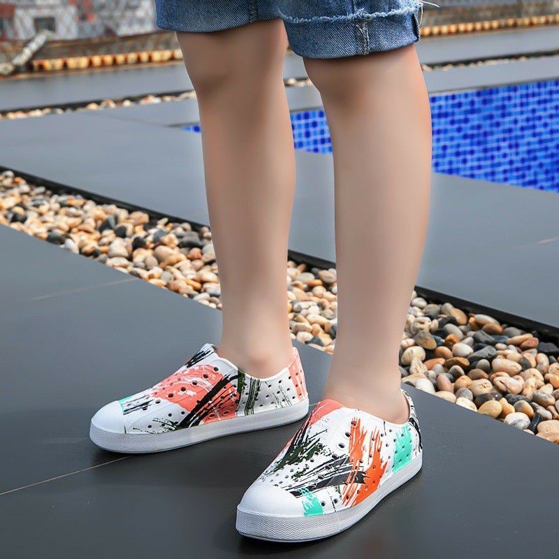 Giày nhựa WNC NATIVE cho bé đi mùa hè , du lịch chất liệu siêu nhẹ thời trang freeship